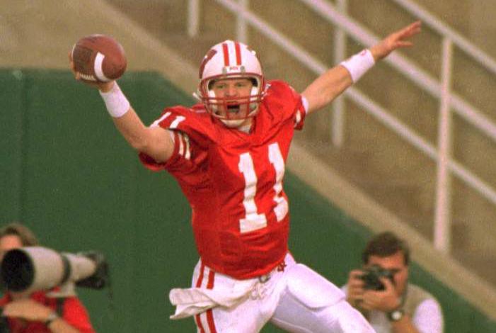 UW vs. UCLA in Rose Bowl, 21-16